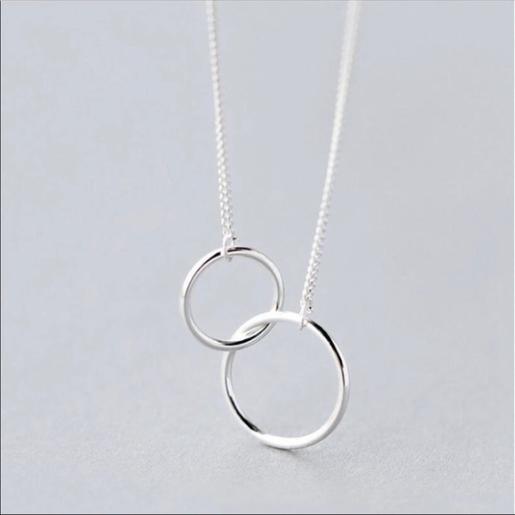 Jewelry - DOUBLE CIRCLE INTERLOCK SILVER NECKLACE